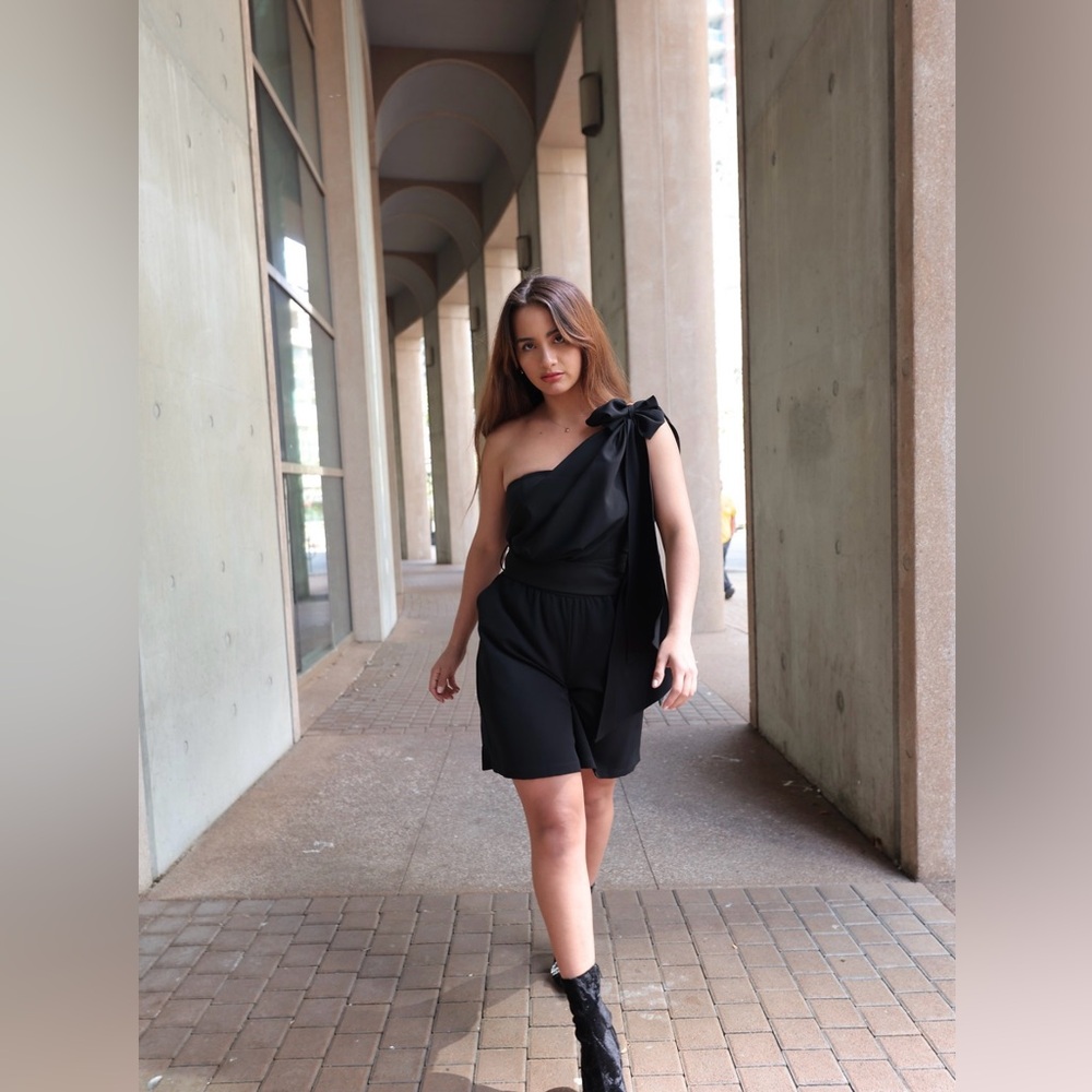 Chic Black One-Shoulder Dress